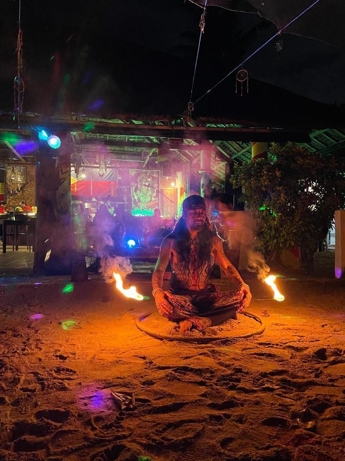 Ostello Tribal Huts Community Daanbantayan Esterno foto