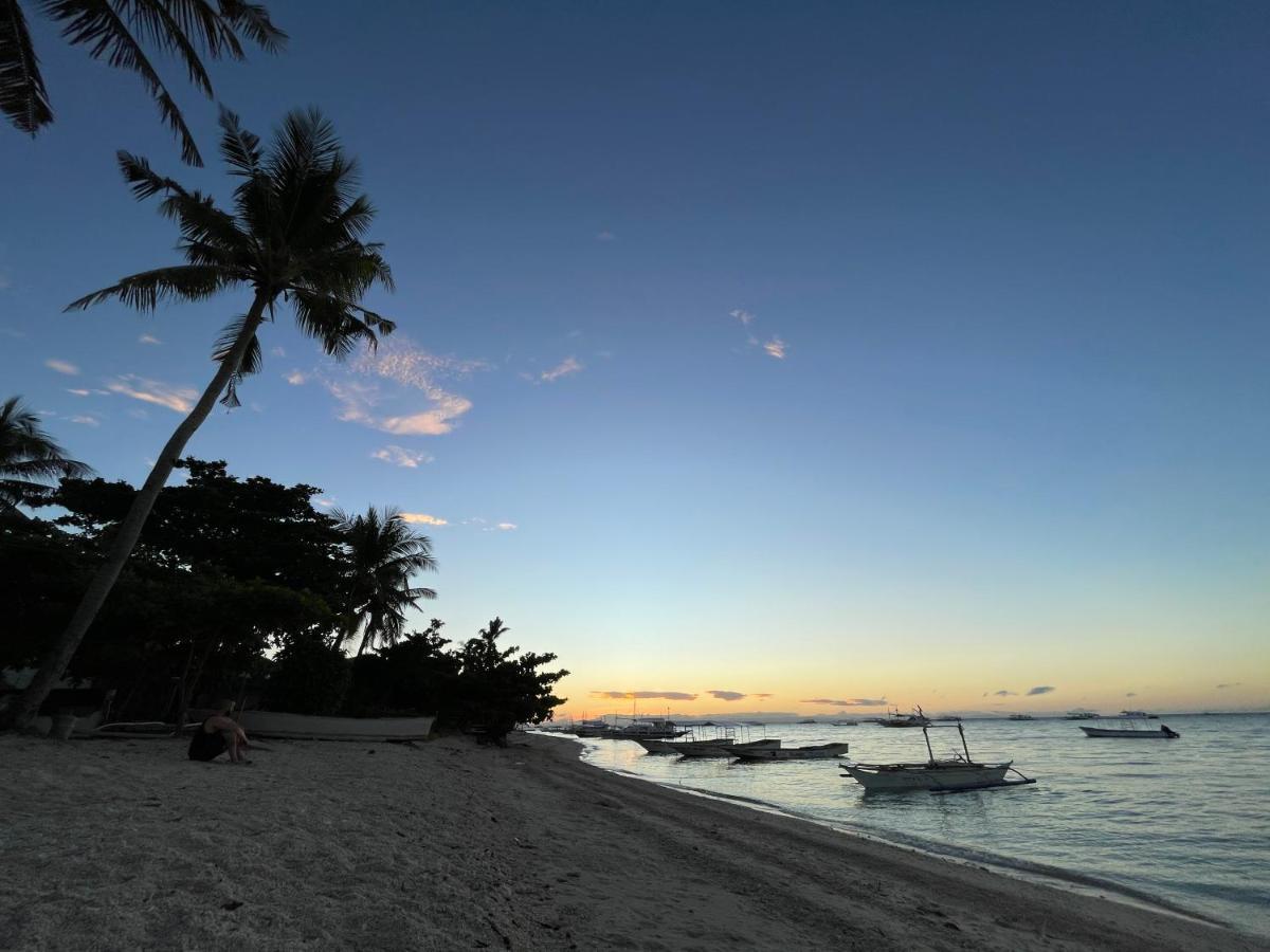Ostello Tribal Huts Community Daanbantayan Esterno foto