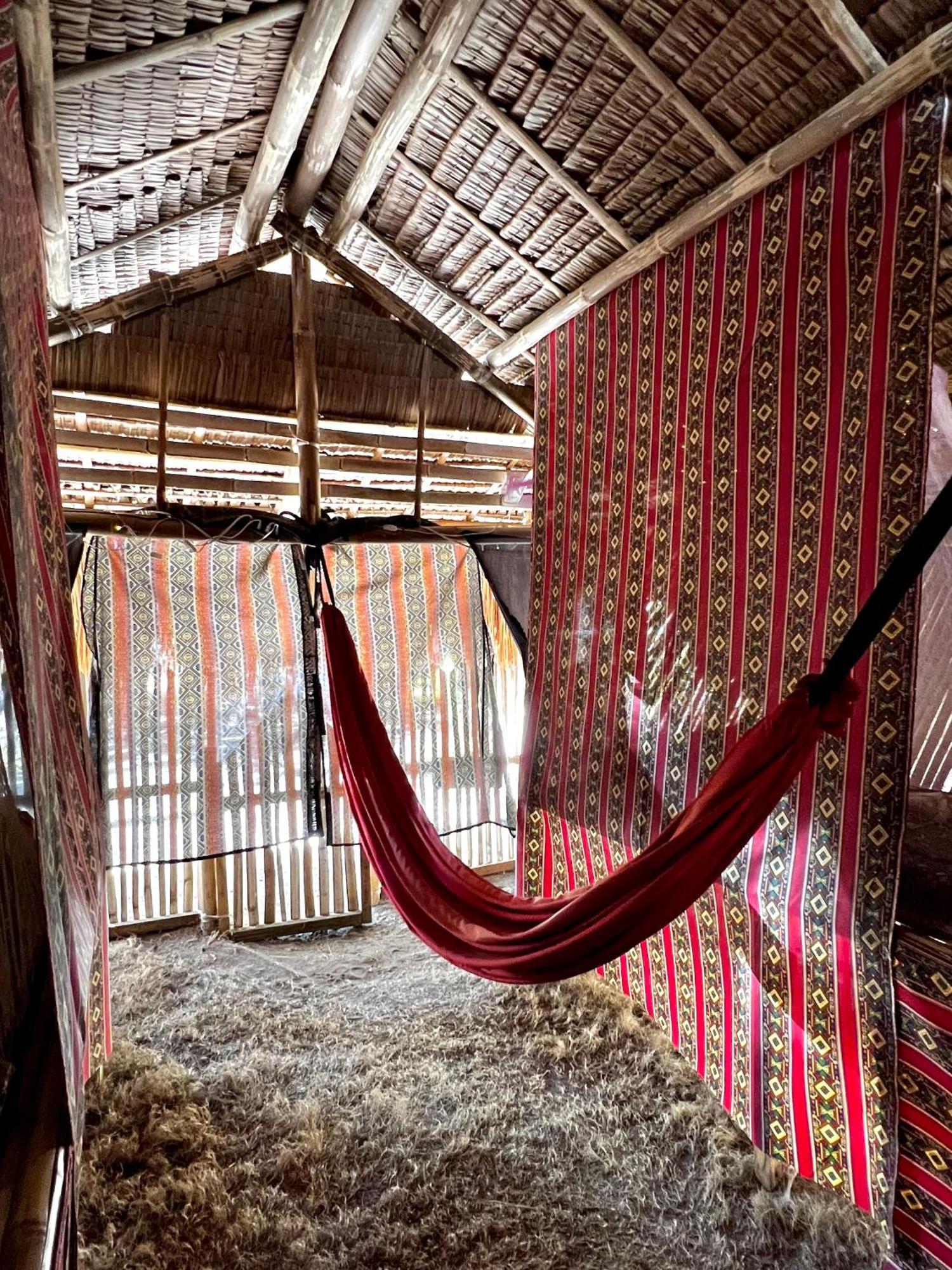 Ostello Tribal Huts Community Daanbantayan Esterno foto