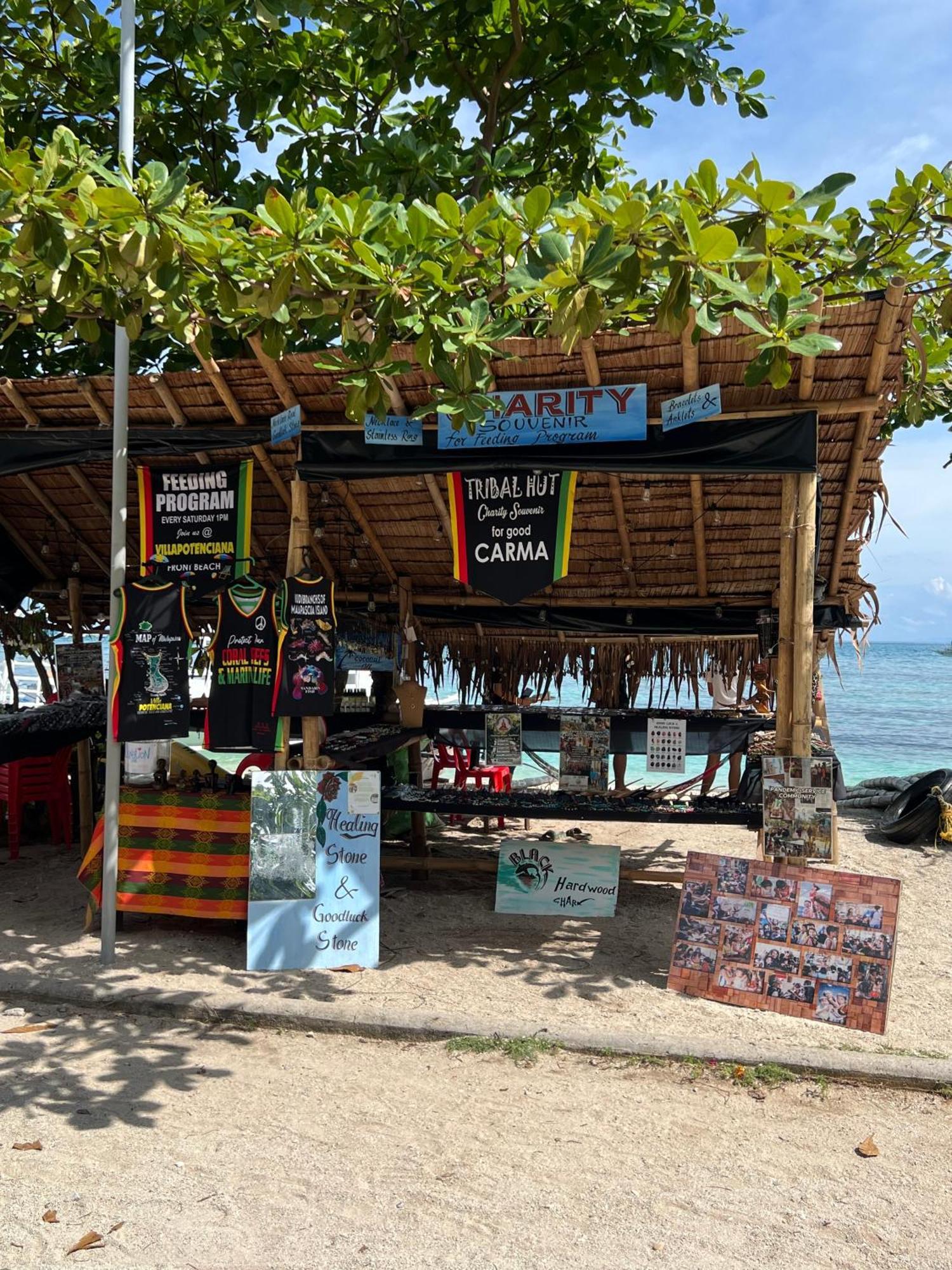Ostello Tribal Huts Community Daanbantayan Esterno foto