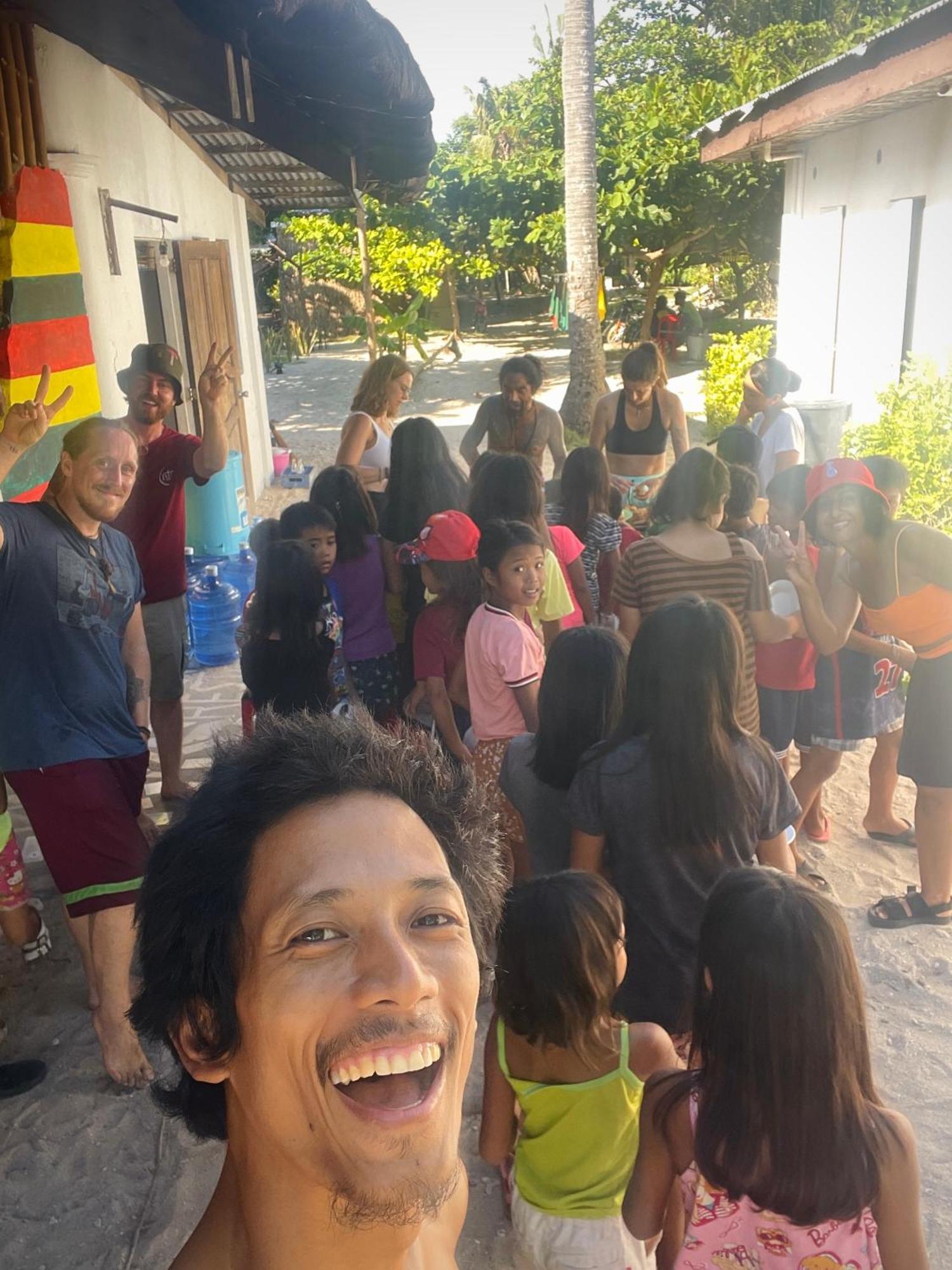 Ostello Tribal Huts Community Daanbantayan Esterno foto