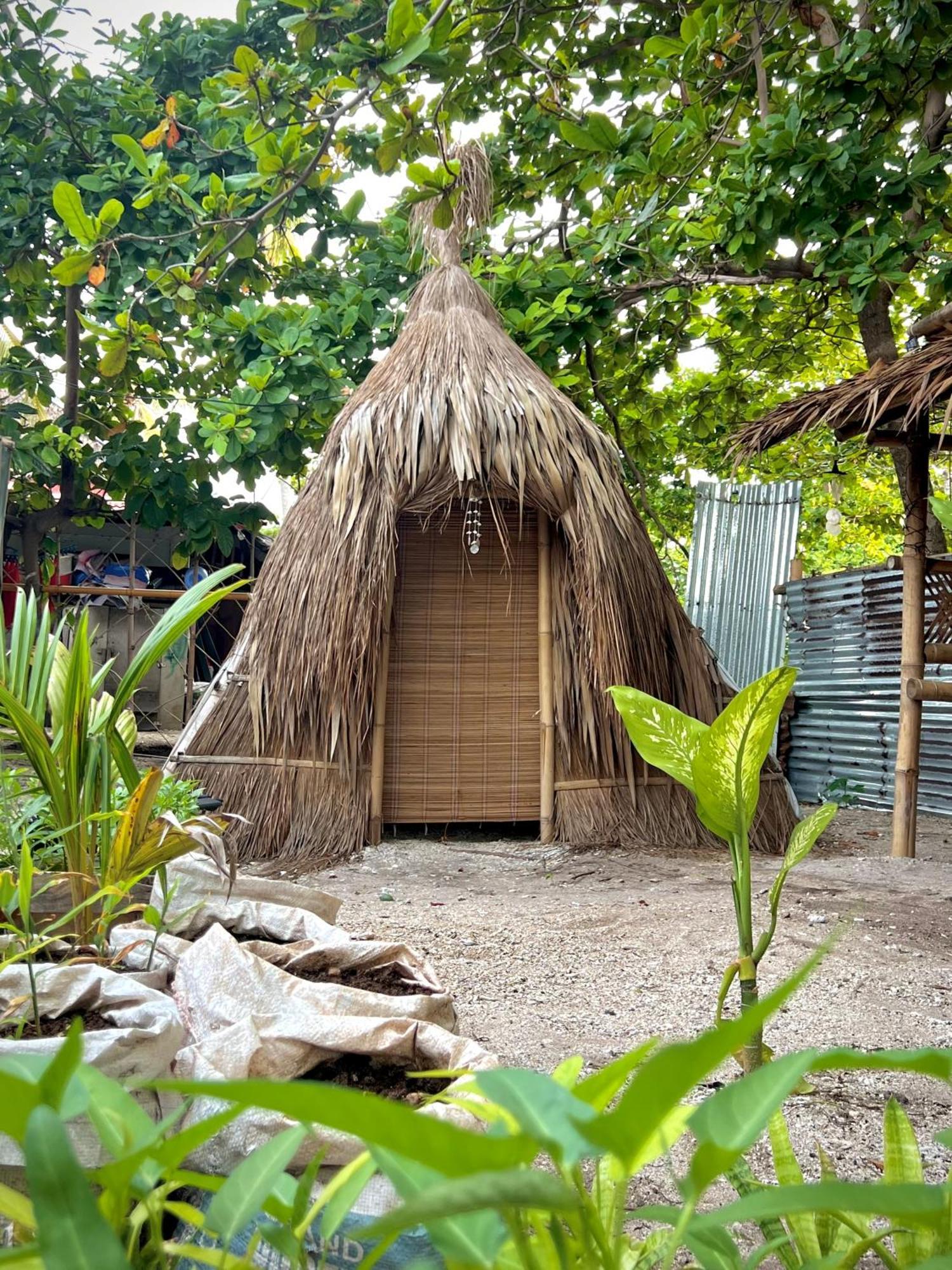 Ostello Tribal Huts Community Daanbantayan Camera foto
